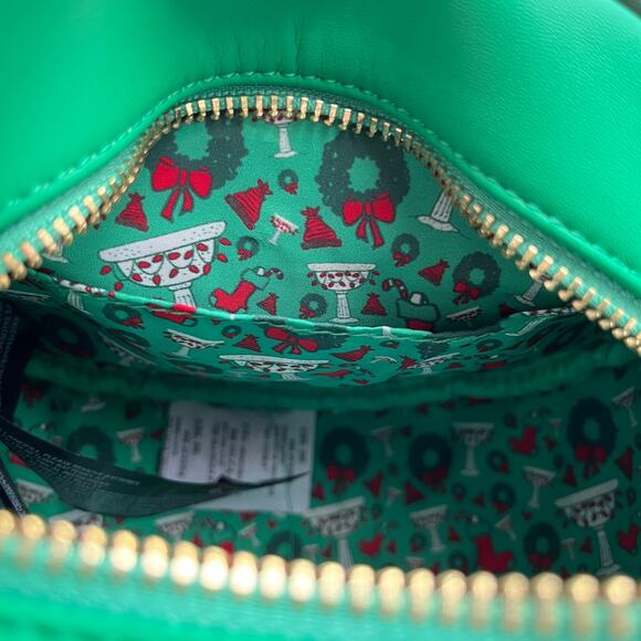 Loungefly Snoopy Christmas Wreath Crossbody Woodstock Peanuts Light Up Holiday - Picture 10 of 13